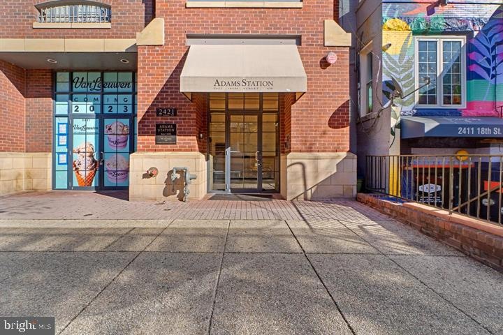 2421 18th St NW unit 301, Washington, DC 20009 - photo 1