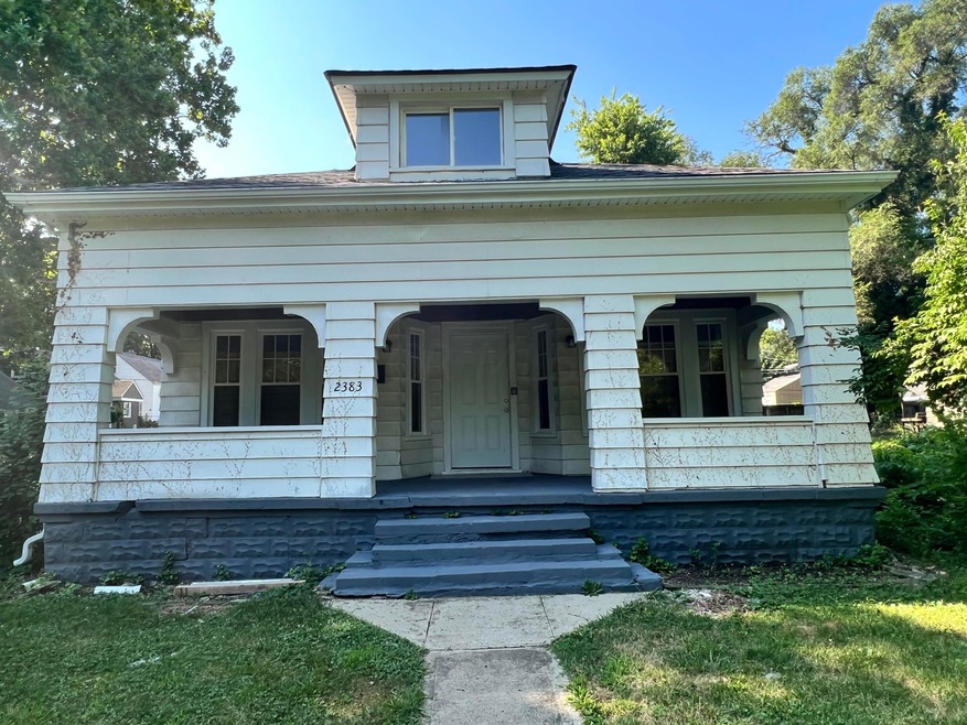 2383 Glenview Boulevard