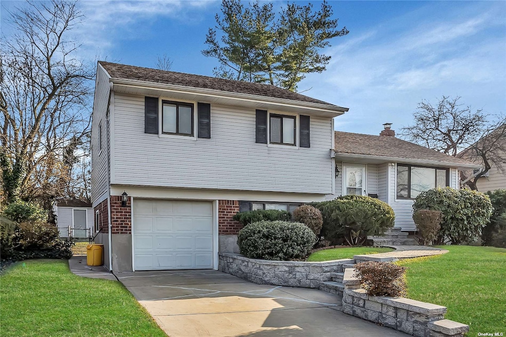 61 Colony Ln, Syosset, NY 11791 - photo 1