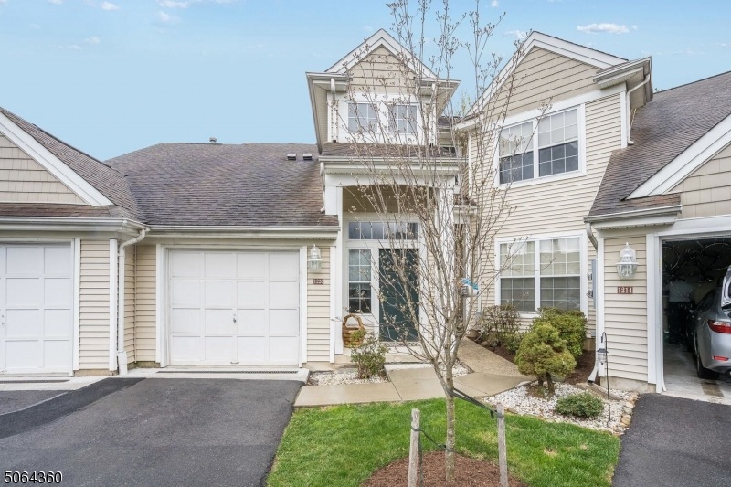 1220 Fairview Cir, Stewartsville, NJ 08886 - photo 1