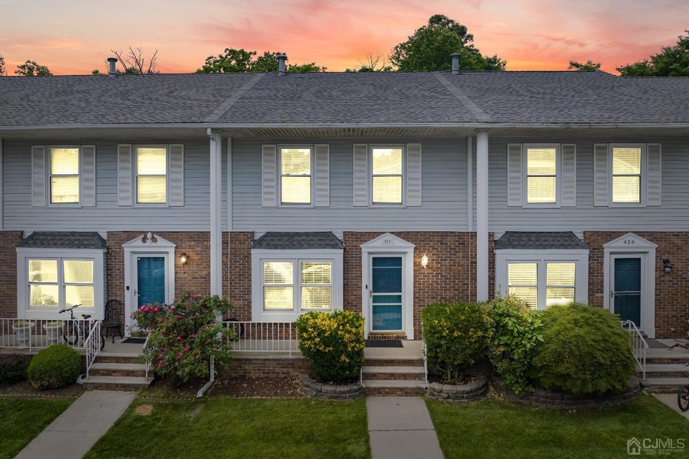 427 Gambocz Ct, Monmouth Junction, NJ 08852 - photo 1