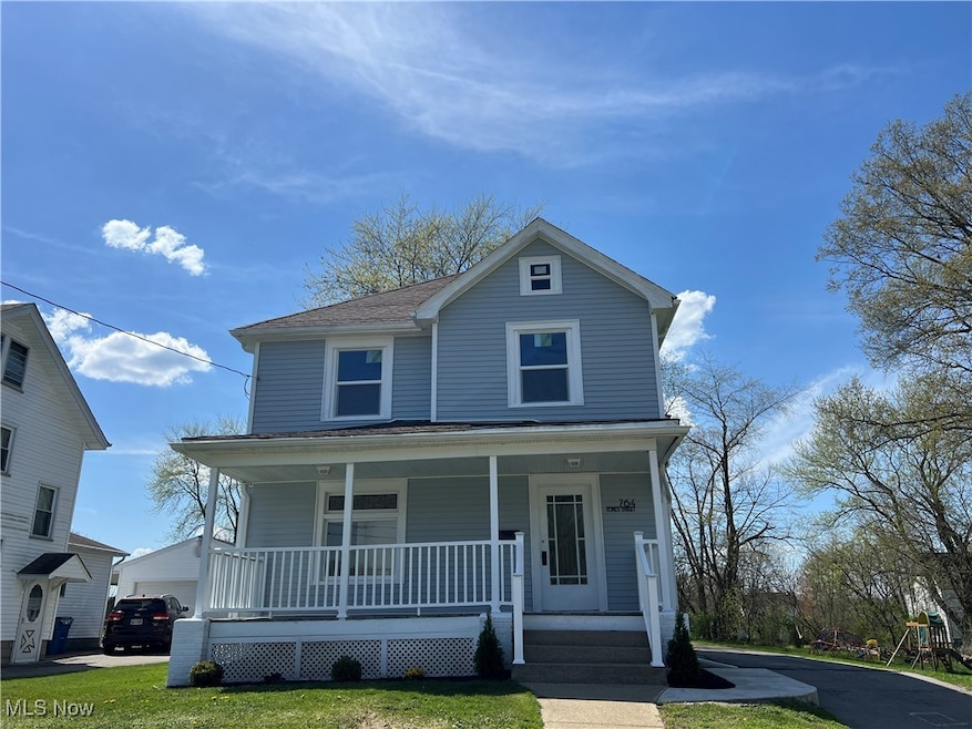 764 Jones St, Hubbard, OH 44425 - photo 1