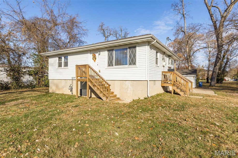 301 W Watson St, Pacific, MO 63069 - photo 1