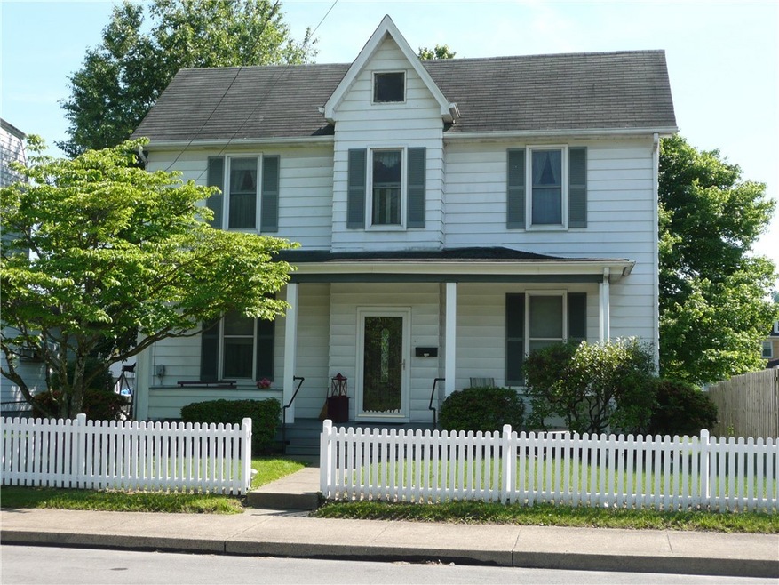GRAND CLASSIC COLONIAL WITH RIVER VIEWS