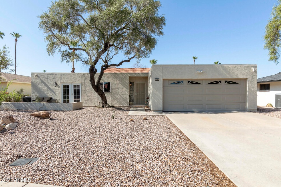 Curb Appeal & Easy-to-Maintain