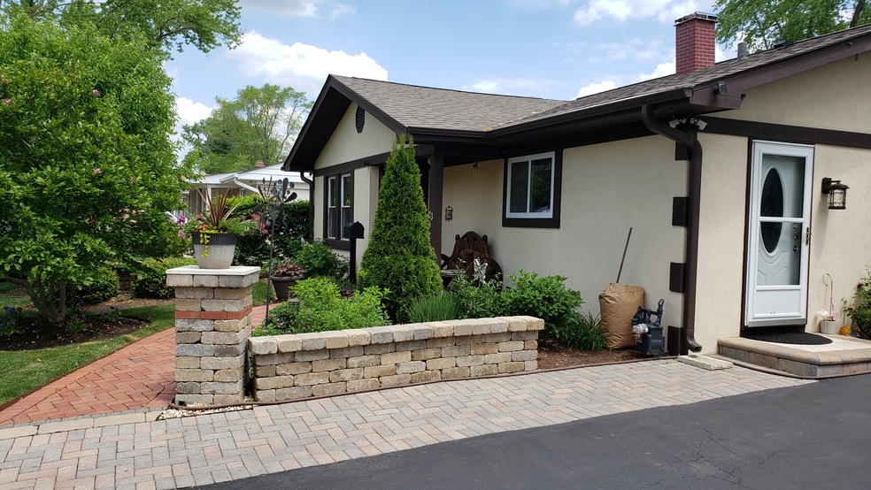 23 Cardinal Ln, Carpentersville, IL 60110 - photo 1