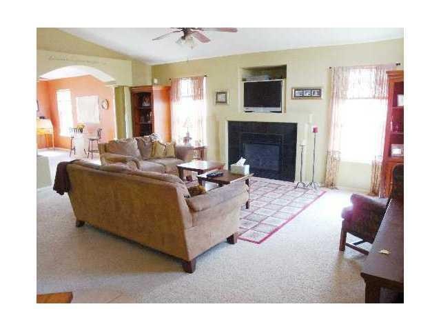 752 Desert Ash Dr, Horizon City, TX 79928 - photo 1