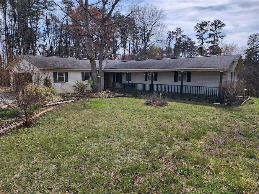 1055 Zack Dr, Pilot Mountain, NC 27041 - photo 1