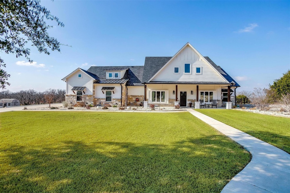 112 Maverick Ct, Granbury, TX 76049 - photo 1