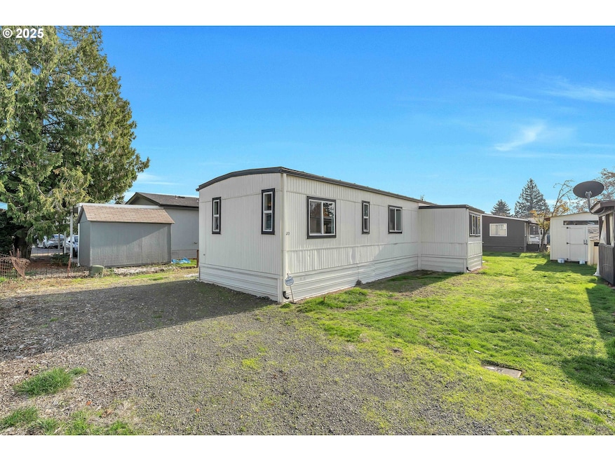 10701 SE Highway 212 unit J3, Clackamas, OR 97015 - photo 1