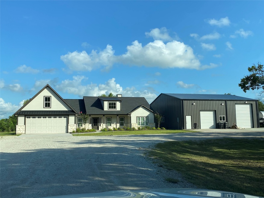 2567 Fm 1462 Rd, Alvin, TX 77511 - photo 1