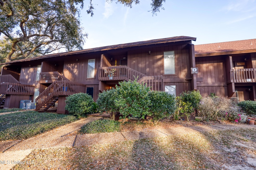 215 Molokai Village Diamondhead-4