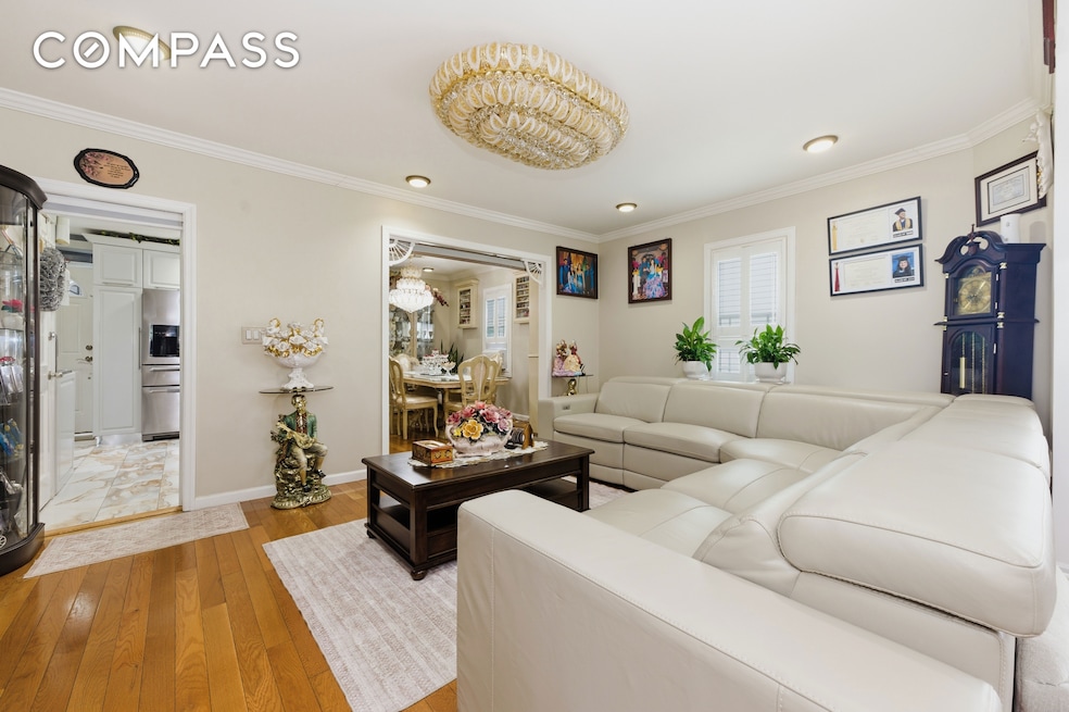 150-22 114th Rd, Jamaica, NY 11434 - photo 1