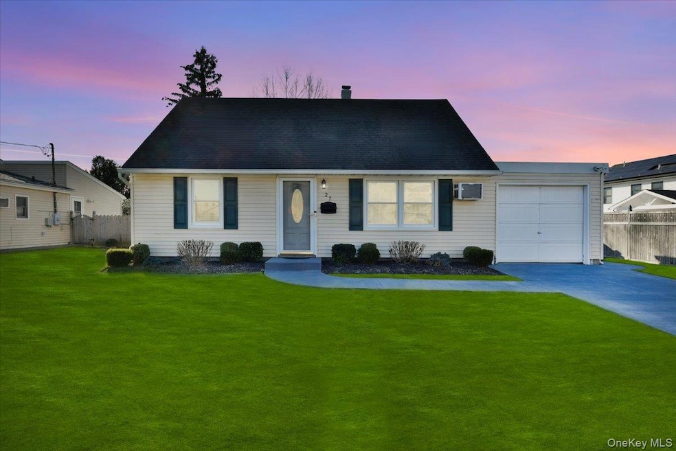 27 Seaton St, Massapequa, NY 11758 - photo 1