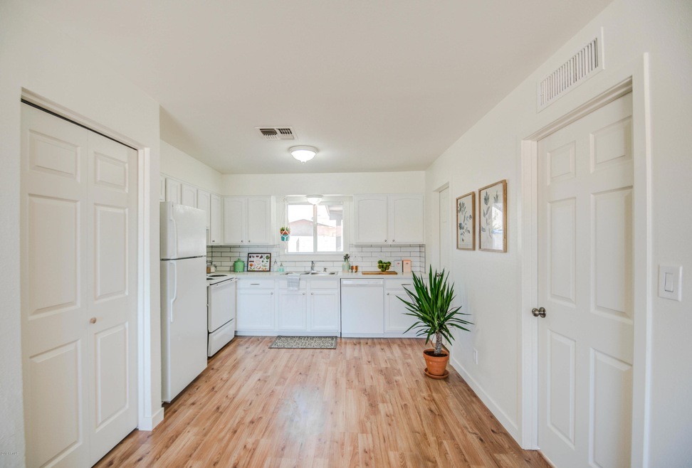 KITCHEN 1
