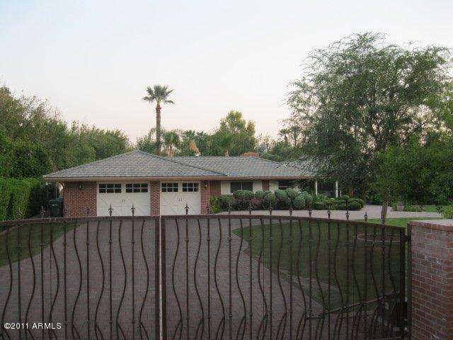 front of home 017
