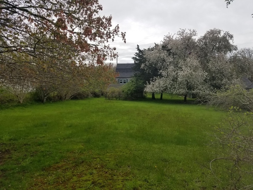 463 Russells Mills Rd, Dartmouth, MA 02748 - photo 1