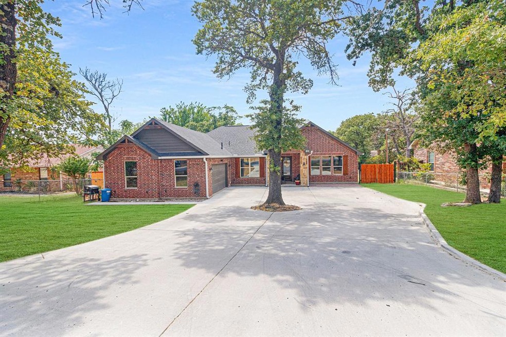 805 Red Bud Dr, Azle, TX 76020 - photo 1