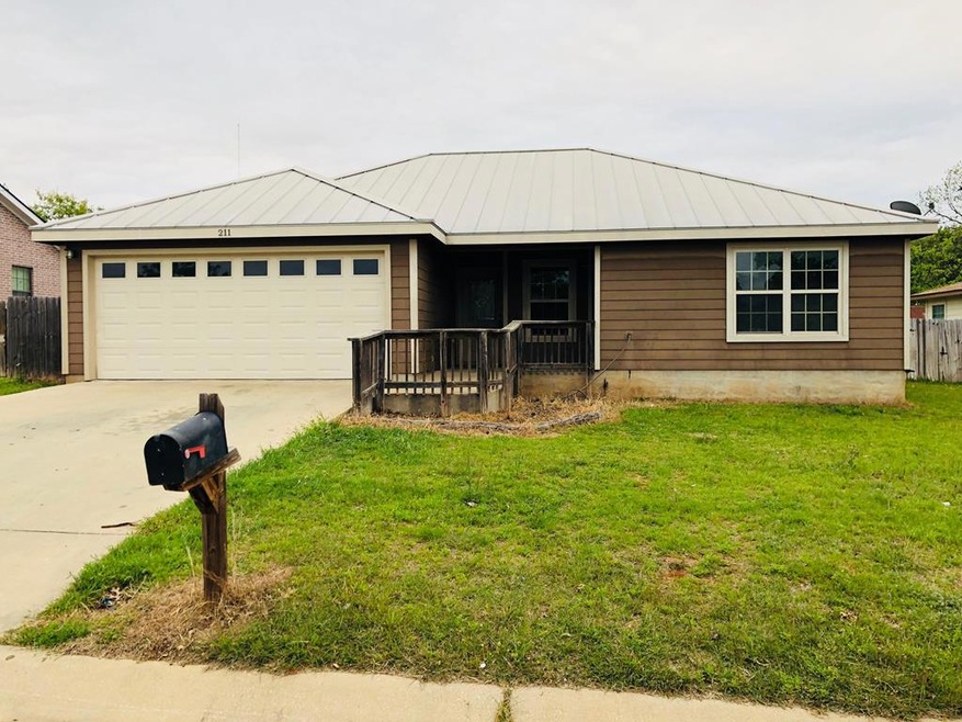 211 Green Oaks Loop, Fredericksburg, TX 78624 - photo 1