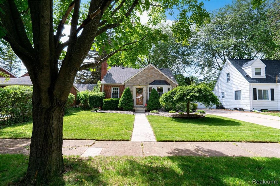 618 Commonwealth Ave, Flint, MI 48503 - photo 1