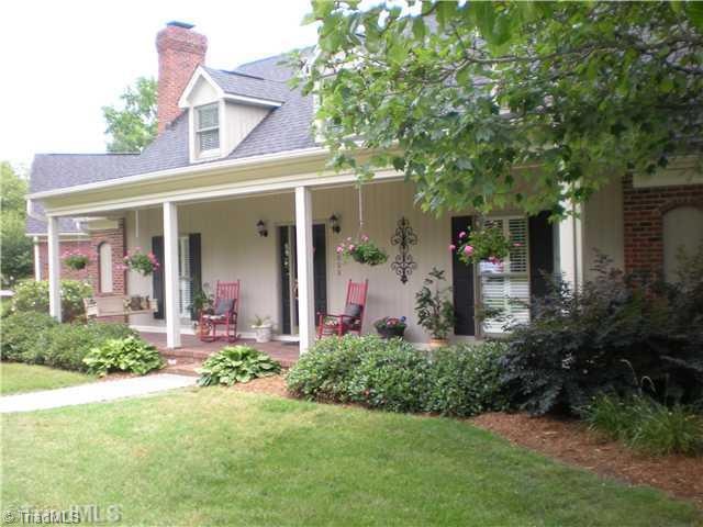 2008 San Fernando Dr, High Point, NC 27265 - photo 1