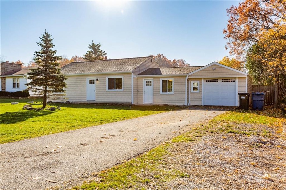 40945 Myrtle Ct, Elyria, OH 44035 - photo 1