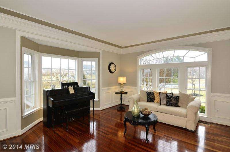 22031 Auction Barn Dr, Ashburn, VA 20148 - photo 1