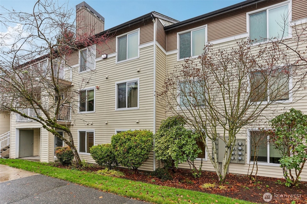 12303 Harbour Pointe Blvd unit W101, Mukilteo, WA 98275 - photo 1