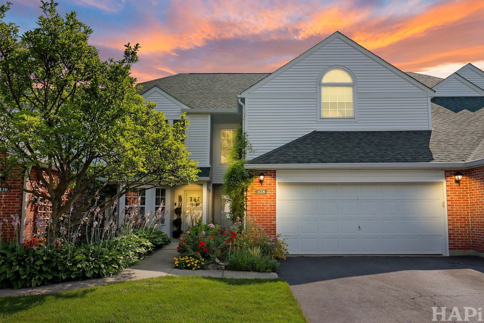 128 Pembroke Cir unit 7C, Lake Bluff, IL 60044 - photo 1