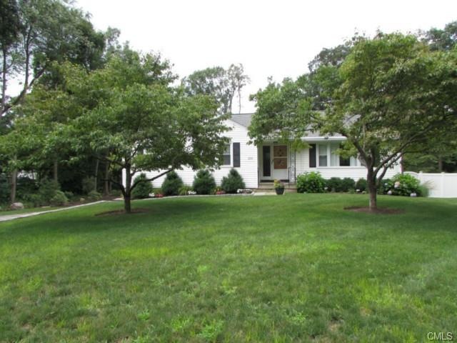 255 Vine Rd, Stamford, CT 06905 - photo 1
