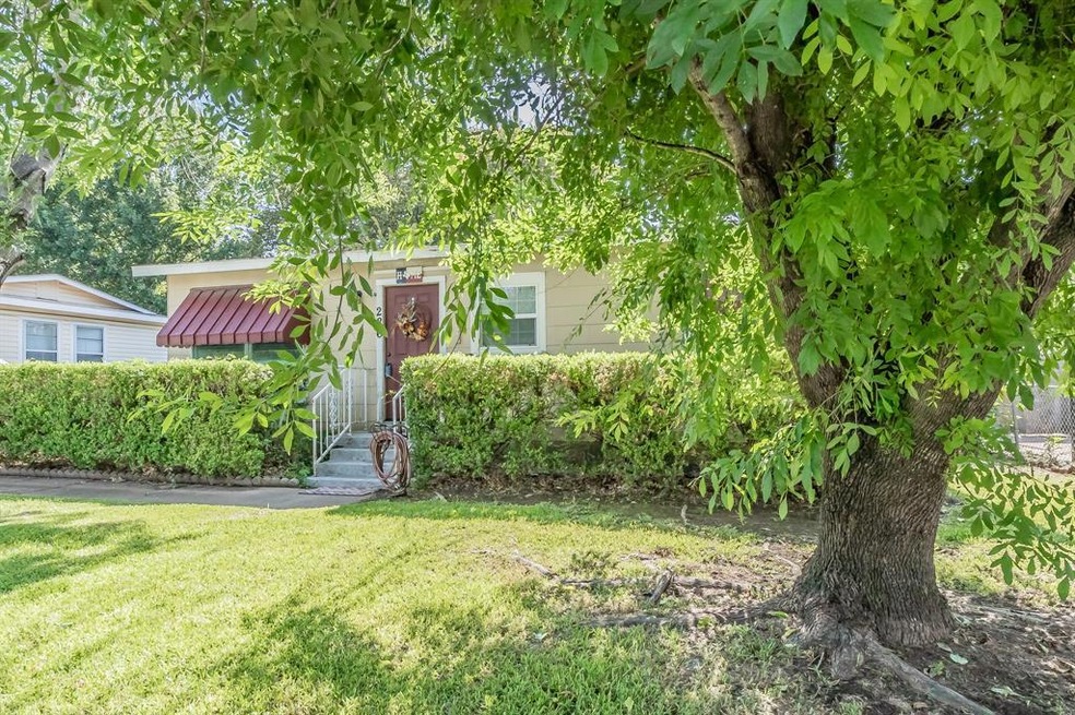 226 Michael Blvd, Hurst, TX 76053 - photo 1