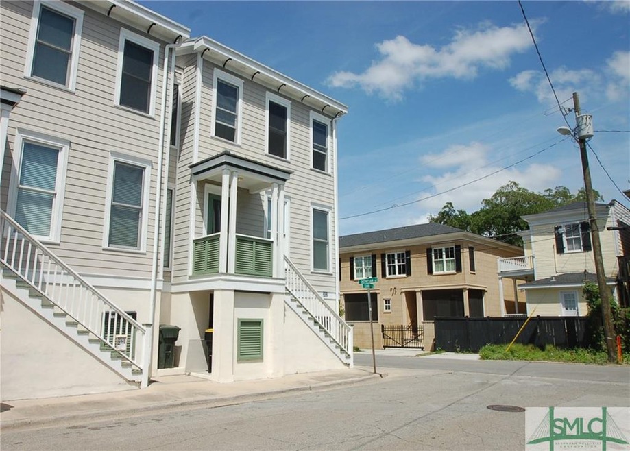Wonderful location steps away from Forsyth Park in