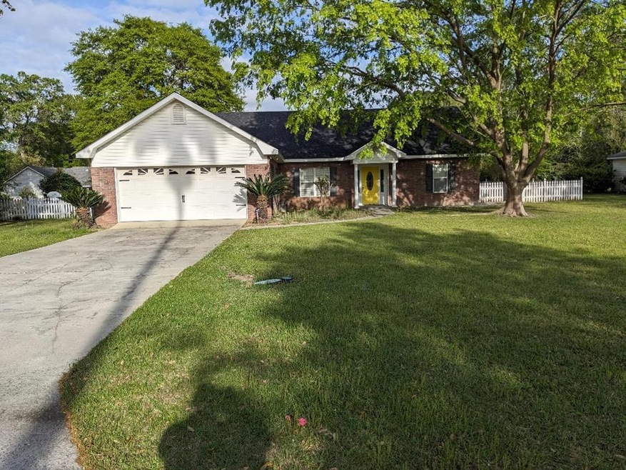 1108 Karen Ln, Douglas, GA 31533 - photo 1