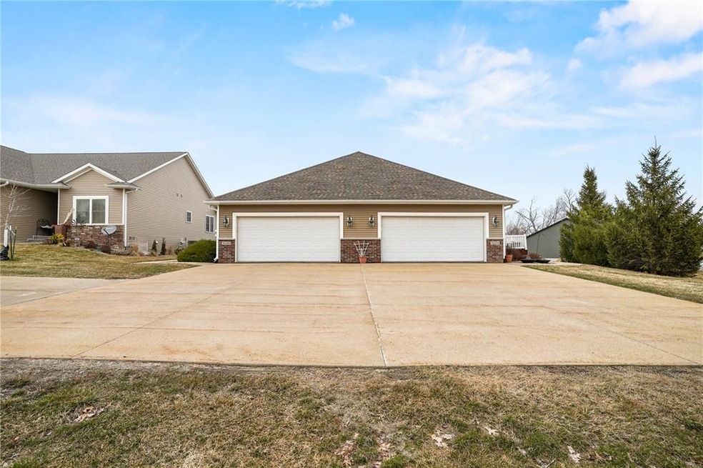 3604 Pioneer Ave SE unit 3604, Cedar Rapids, IA 52403 - photo 1