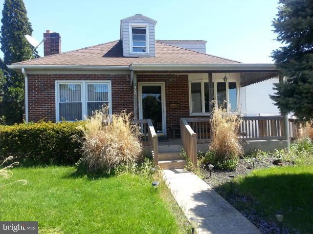 321 Ridge Ave, New Holland, PA 17557 - photo 1