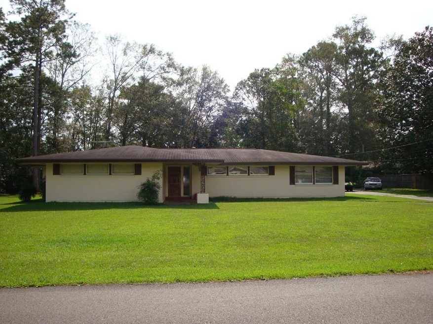 1617 W Fourth Ave, Picayune, MS 39466 - photo 1