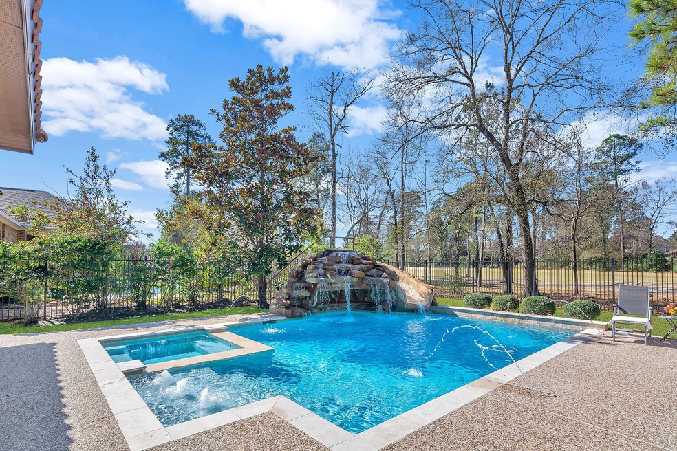 195 W Black Knight Dr, Spring, TX 77382 - photo 1