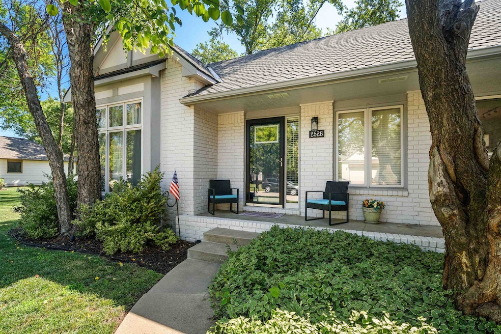 2526 N Fox Run, Wichita, KS 67226 - photo 1