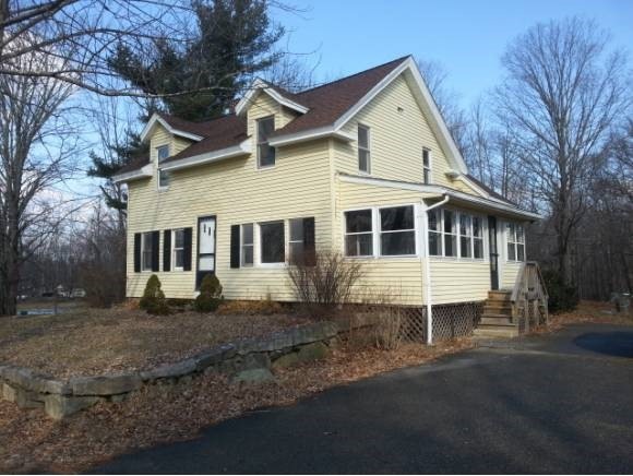 68 Central St, East Hampstead, NH 03826 - photo 1