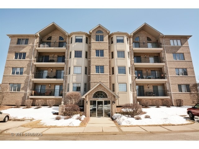14100 Sheffield Dr unit 102, Homer Glen, IL 60491 - photo 1