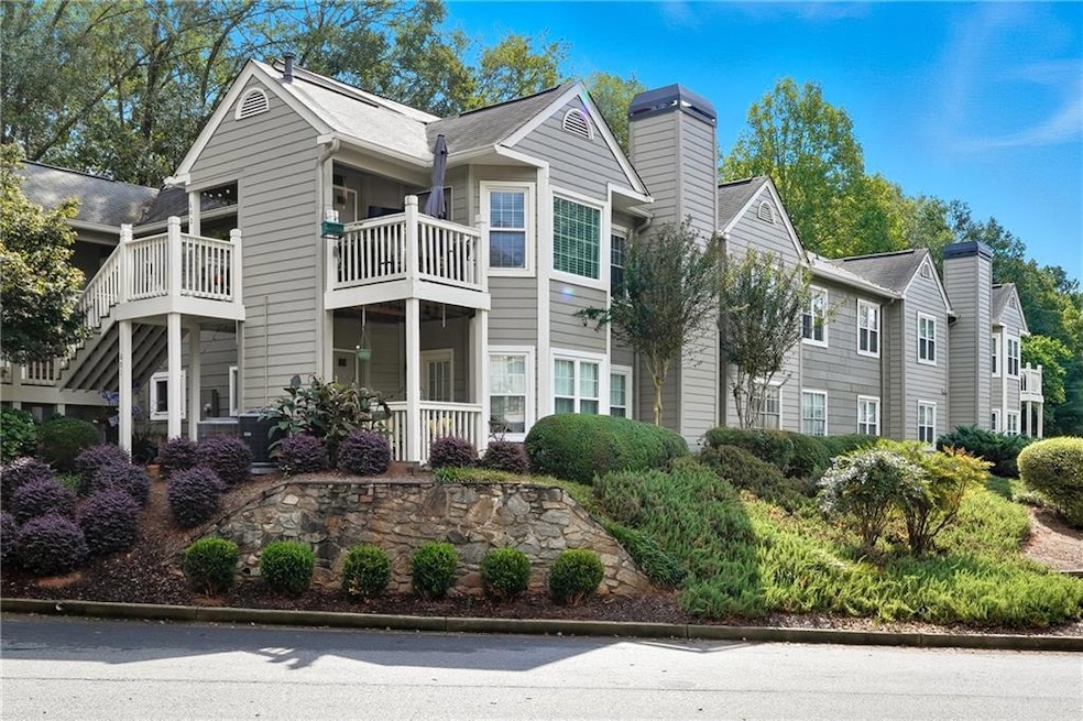 604 Mill Pond Rd unit 604, Roswell, GA 30076 - photo 1