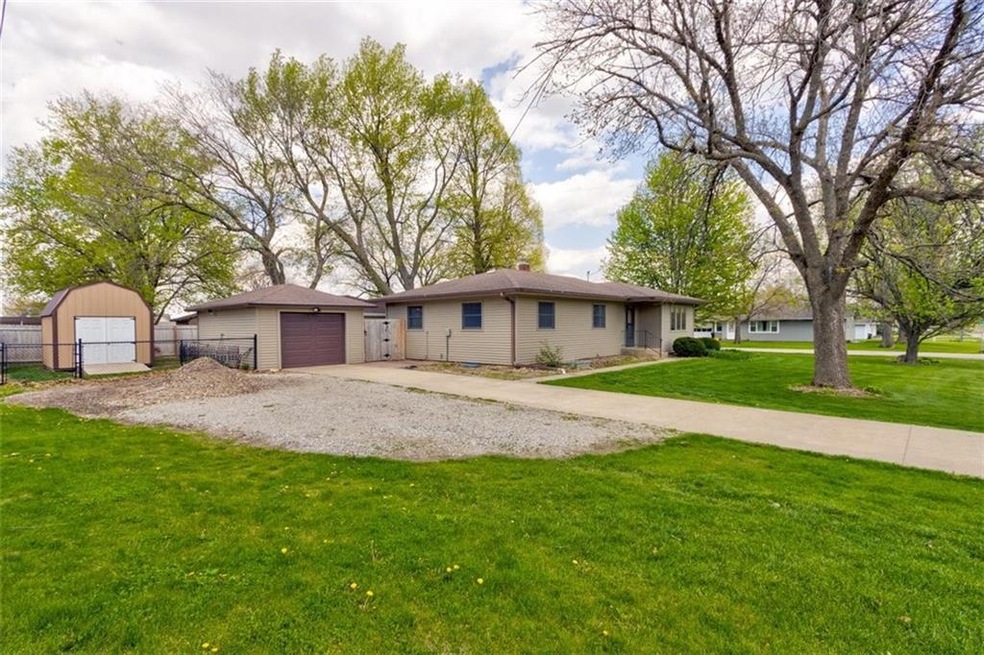 1005 4th St, Sully, IA 50251 - photo 1