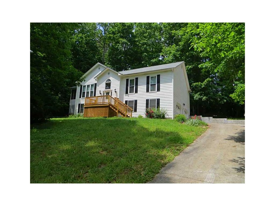 Exterior Front. 1637 River Glen Dr, Auburn, Ga 300