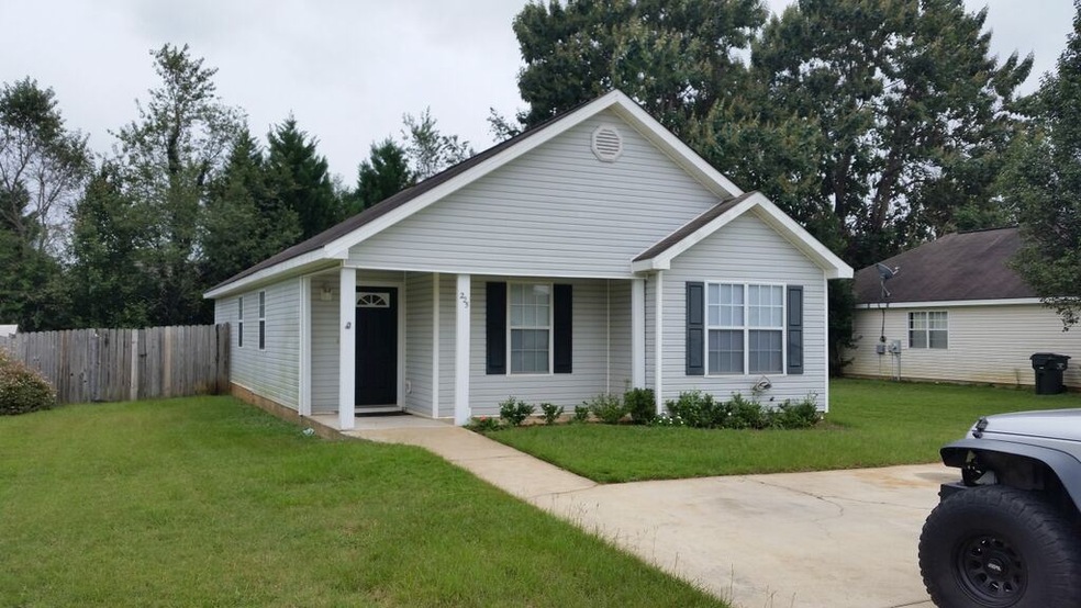 225 Haverhill Cir, Warner Robins, GA 31088 - photo 1