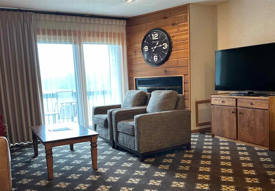 For Sale $195,000 • Co-Listing Agent