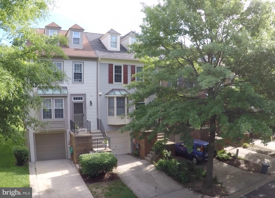 3902 Angelton Ct, Burtonsville, MD 20866 - photo 1