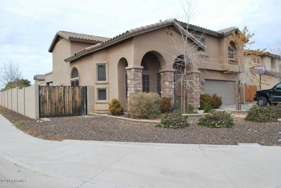 Calderon front corner view