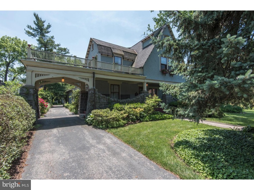 208 E Beechtree Ln, Wayne, PA 19087 - photo 1