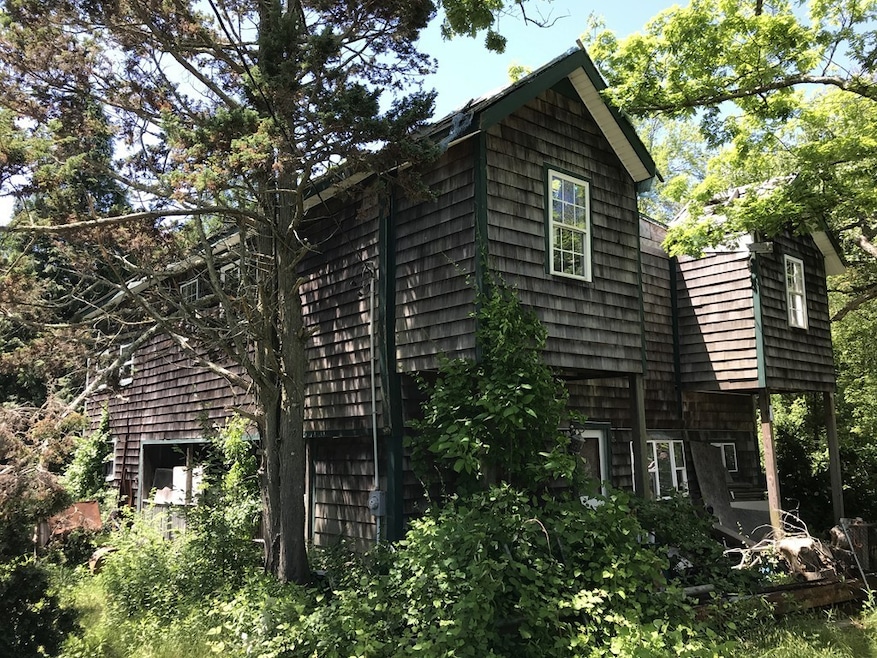 818 Reed Rd, North Dartmouth, MA 02747 - photo 1