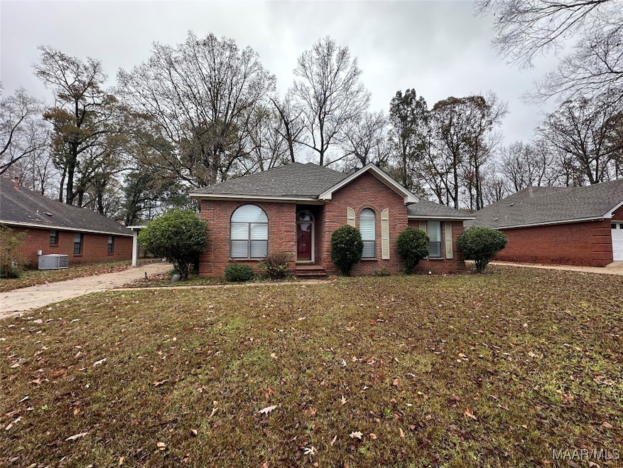 924 Silver Creek Cir, Prattville, AL 36066 - photo 1